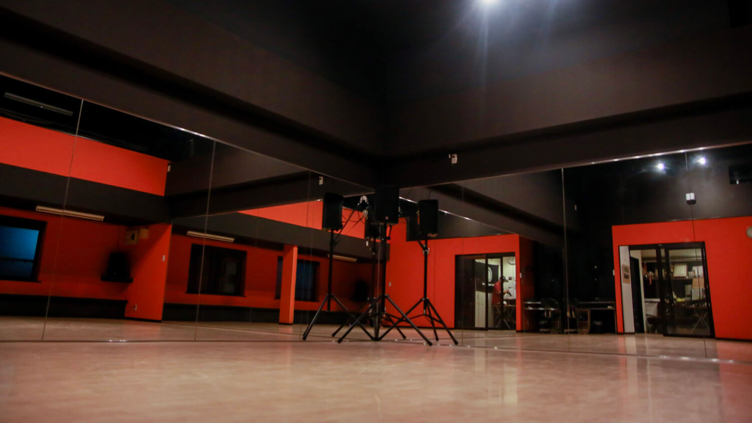 Dance Studio Roots